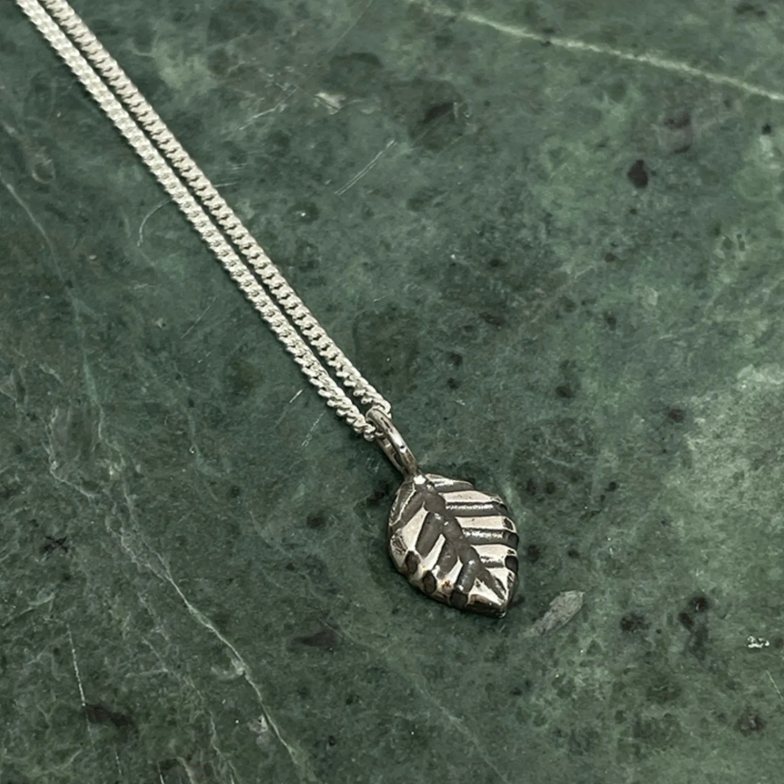 Halsband Leafy