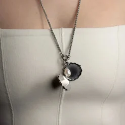 Halsband Venus Shell Locket