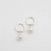Örhängen Treasure Pearl Hoops